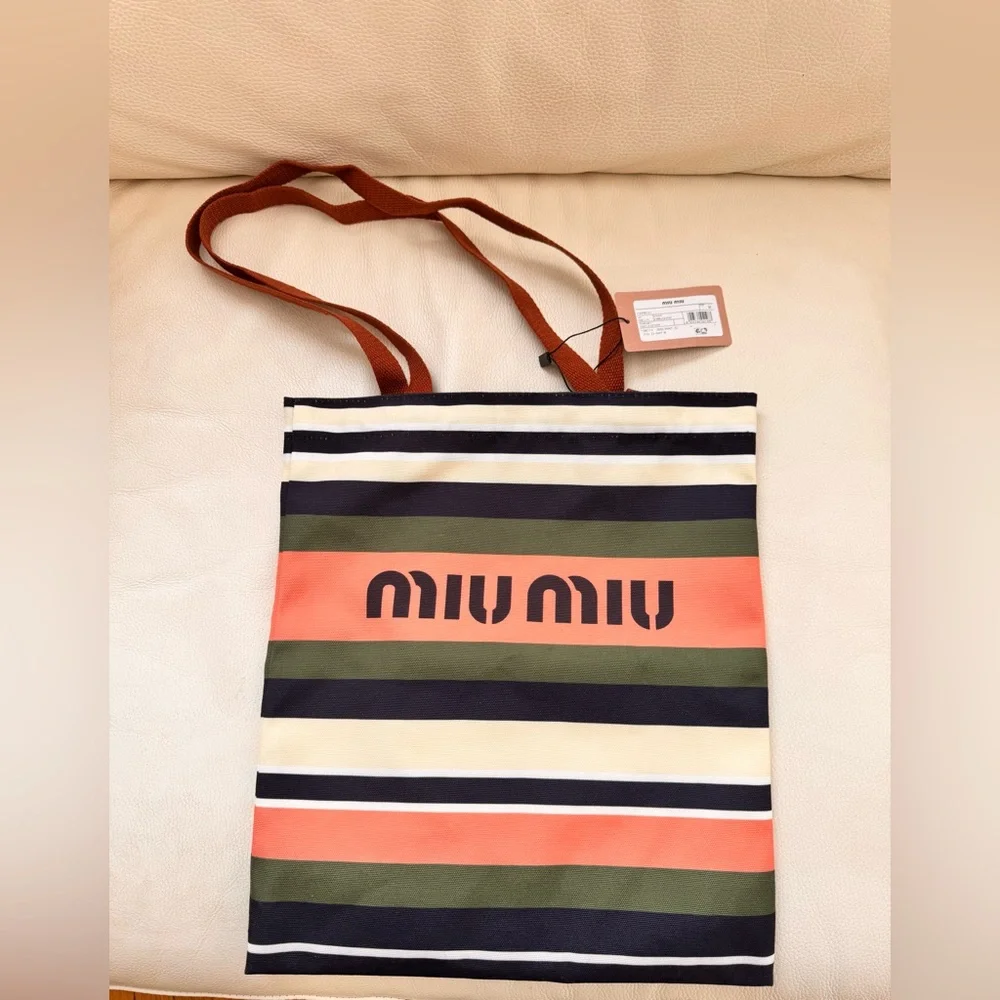 **SOLD**
Miu Miu beauty gift Limited Edition Stripe Tote Bag Made in Italy - Picture 9 of 10